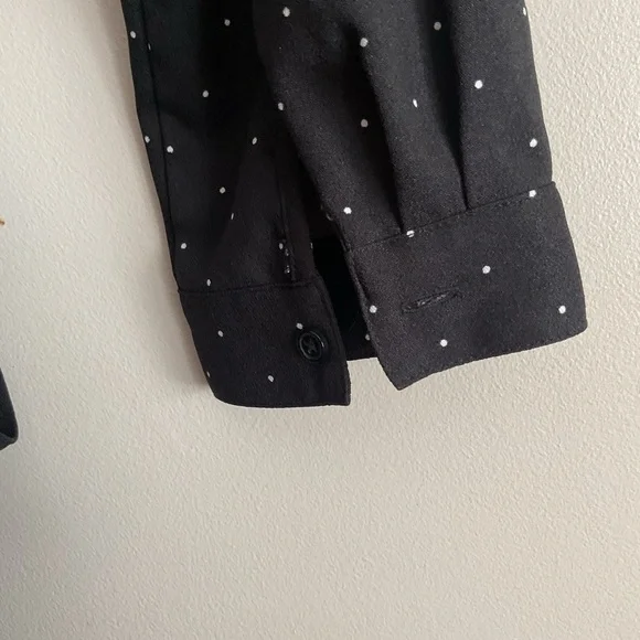 Banana Republic romper jumpsuit polka dot, waist belt, side zip, wider leg - Picture 4 of 9